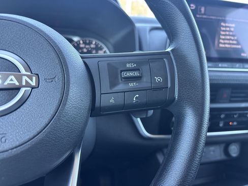 Used 2024 Nissan Rogue S image 24