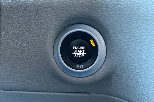 Used 2024 Chrysler Pacifica Limited FWD image 26