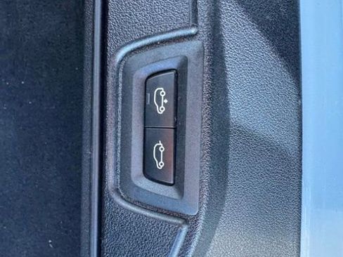 Used 2023 BMW X7 xDrive40i w/ M Sport Package image 11