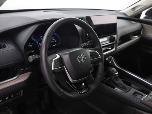Used 2024 Toyota Grand Highlander Limited image 23