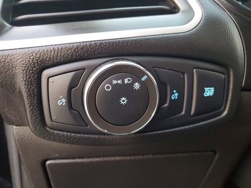 Certified 2022 Ford Edge SE w/ Black Appearance Package image 19