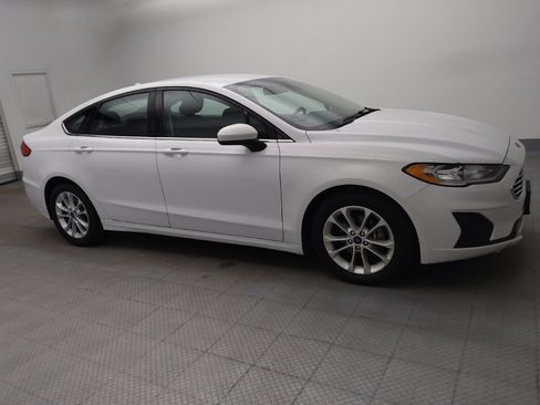 Used 2019 Ford Fusion SE FWD image 11