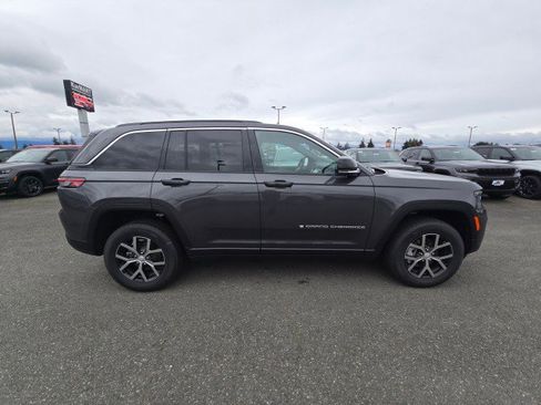 New 2025 Jeep Grand Cherokee Limited AWD/4WD image 2