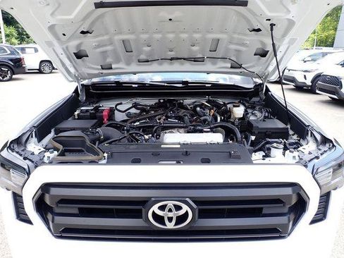 Certified 2024 Toyota Tacoma SR5 AWD/4WD image 14
