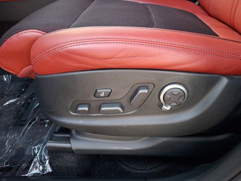 Certified 2023 Genesis GV70 2.5T w/ Sport Prestige Package image 15