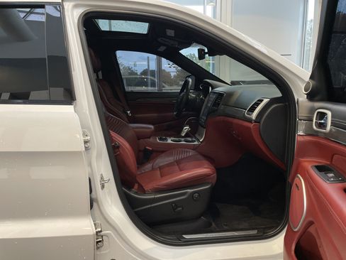 Used 2018 Jeep Grand Cherokee Trackhawk AWD/4WD image 37