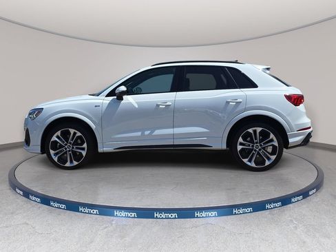 Certified 2022 Audi Q3 2.0T Premium Plus w/ Premium Plus Package AWD/4WD image 9