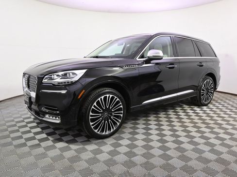 Used 2022 Lincoln Aviator Black Label w/ Class IV Trailer Tow Package image 2