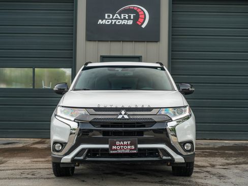 Used 2022 Mitsubishi Outlander GT AWD/4WD image 2