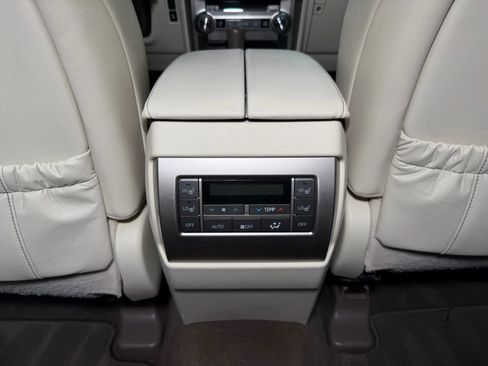 Used 2016 Lexus GX 460 image 26