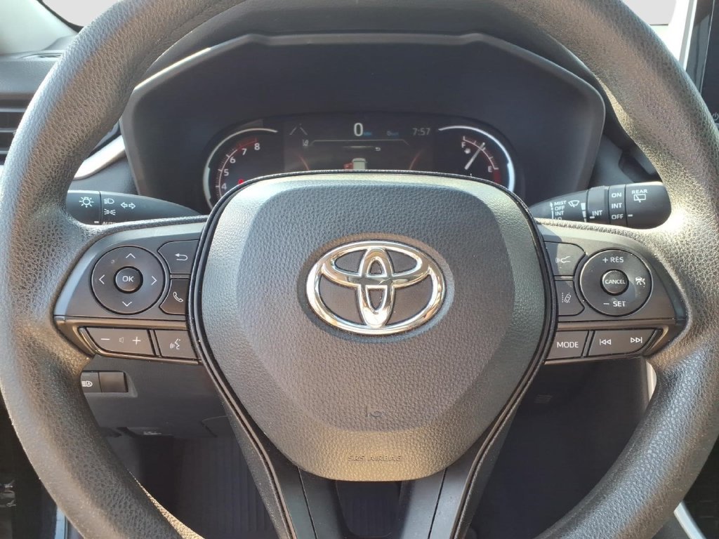Used 2023 Toyota RAV4 XLE FWD image 23