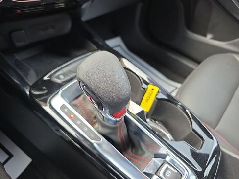 Used 2024 Chevrolet Trax RS w/ Sunroof Package FWD image 19