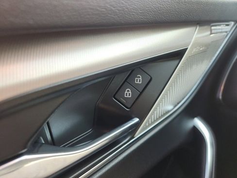 Used 2025 Jaguar F-PACE R-Dynamic S image 37