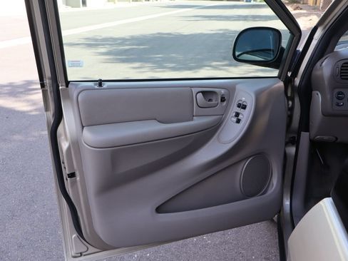 Used 2002 Chrysler Town & Country EX FWD image 25