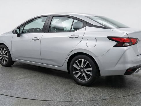 Used 2025 Nissan Versa SV image 6