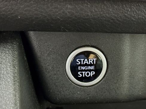 Used 2022 Nissan Rogue SV w/ SV Premium Package image 21