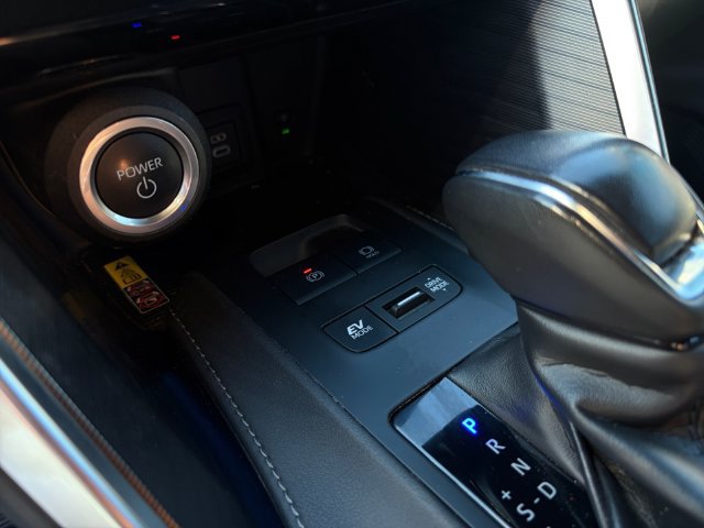 Certified 2023 Toyota Venza Limited AWD/4WD image 31