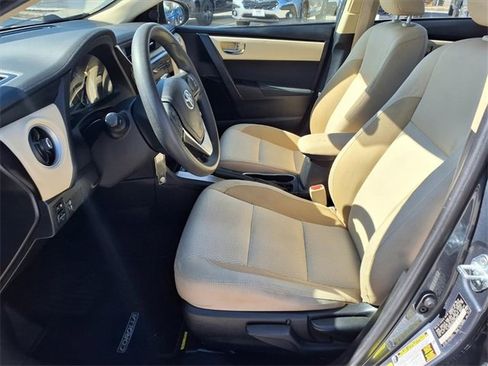 Used 2017 Toyota Corolla LE image 6