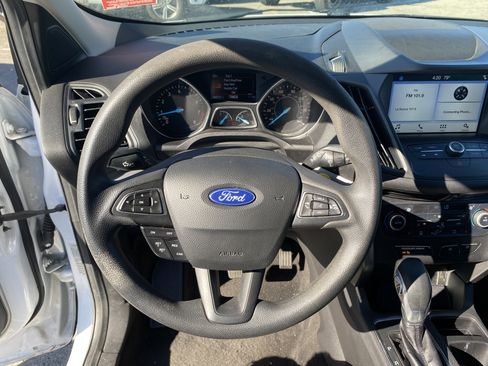 Used 2019 Ford Escape SE image 12