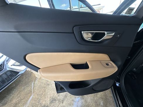 Used 2024 Volvo XC60 T8 Ultimate w/ Protection Package Premier image 29