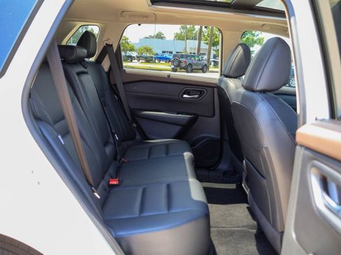 Used 2023 Nissan Rogue SV w/ SV Premium B Package FWD image 10