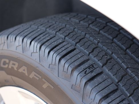 Used 2020 Chevrolet Suburban Premier AWD/4WD image 28