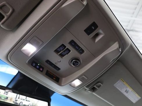 Used 2019 Cadillac Escalade ESV Luxury AWD/4WD image 27