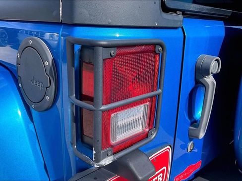 Used 2014 Jeep Wrangler Unlimited Sport image 19