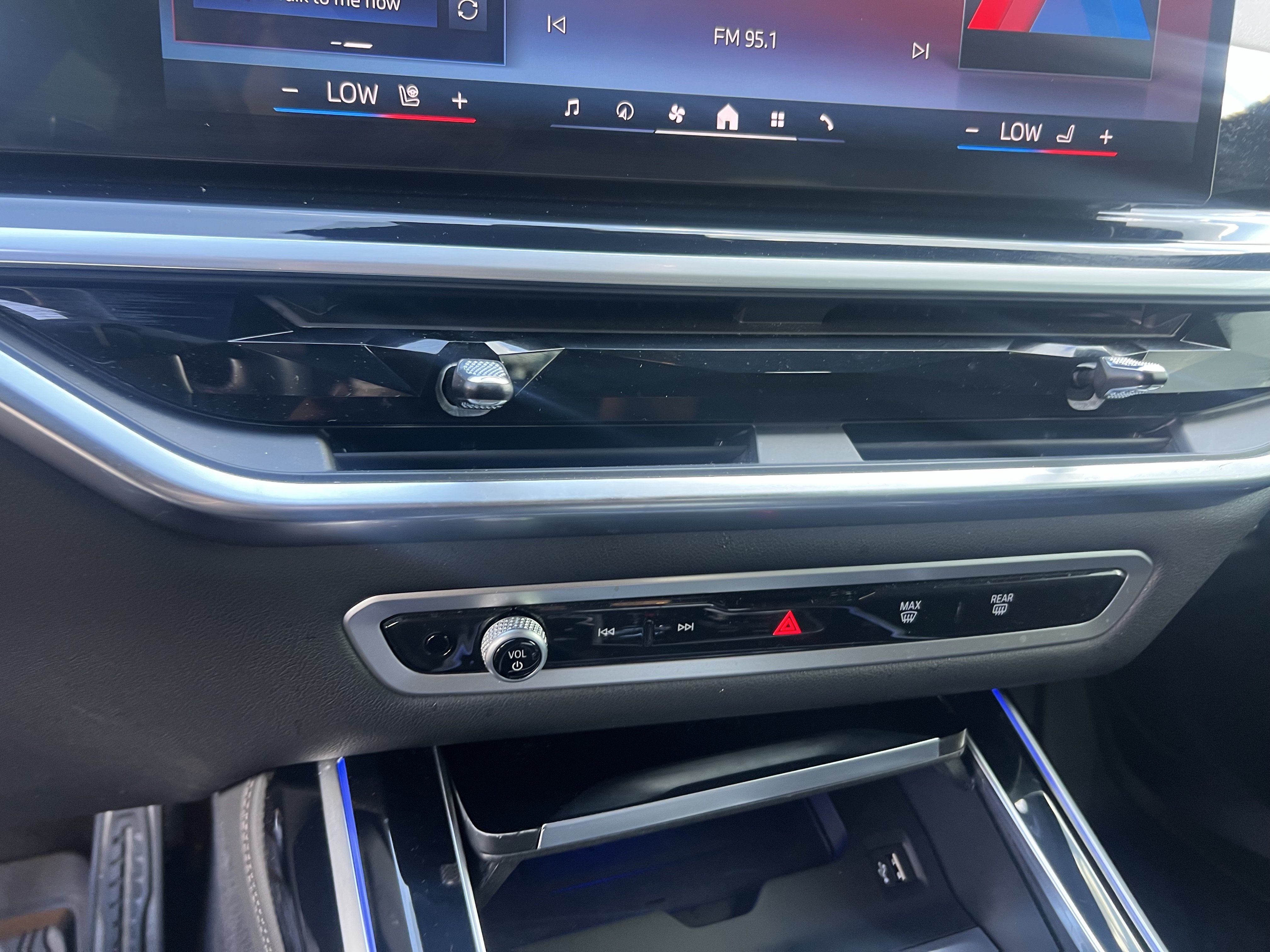 Used 2024 BMW X7 M60i w/ Executive Package AWD/4WD image 26