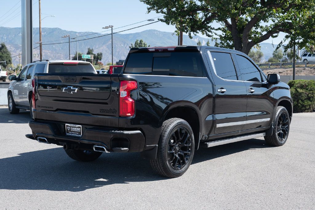 Used 2024 Chevrolet Silverado 1500 High Country RWD image 4