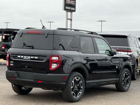 Used 2021 Ford Bronco Sport Outer Banks w/ Outer Banks Package (96D) image 40