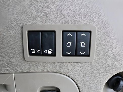 Used 2019 Chevrolet Tahoe LT w/ Luxury Package image 17