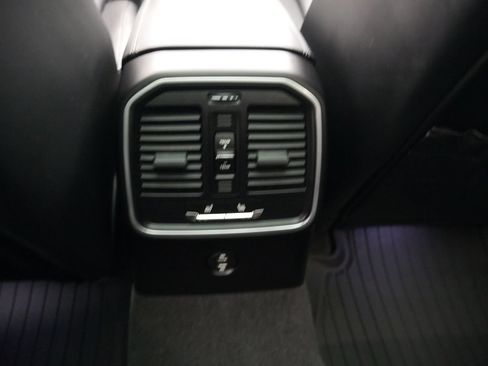 Certified 2023 Porsche Macan Turbo AWD/4WD image 32