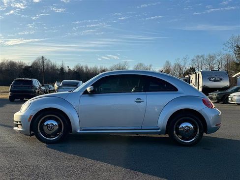 Used 2012 Volkswagen Beetle 2.5 image 9