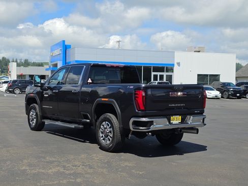 Certified 2024 GMC Sierra 3500 SLT w/ SLT Premium Package AWD/4WD image 4