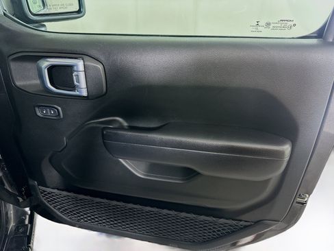 Used 2021 Jeep Wrangler Sport S image 30