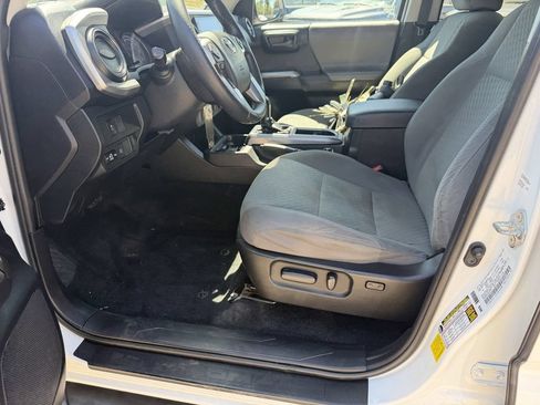 Used 2021 Toyota Tacoma SR5 RWD image 23