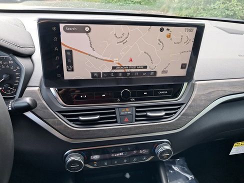 New 2025 Nissan Altima 2.5 SL AWD/4WD image 19