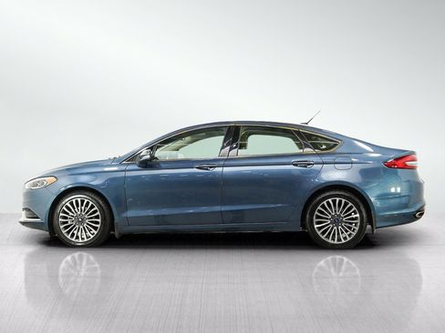 Used 2018 Ford Fusion SE w/ Fusion SE Technology Package AWD/4WD image 2