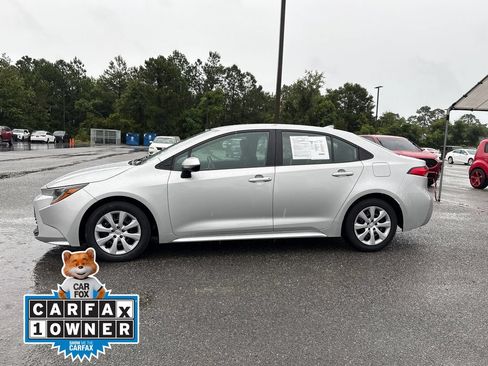 Used 2024 Toyota Corolla LE FWD image 2
