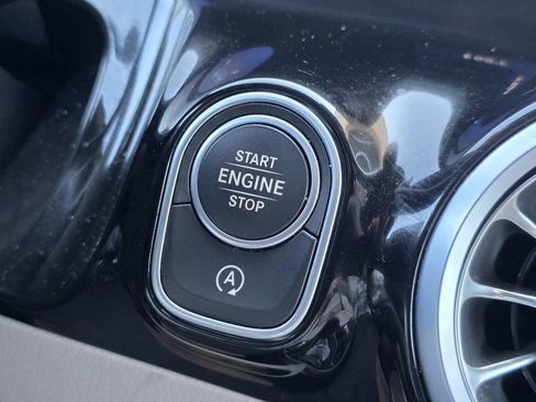 Used 2025 Mercedes-Benz GLA 250 4MATIC image 25