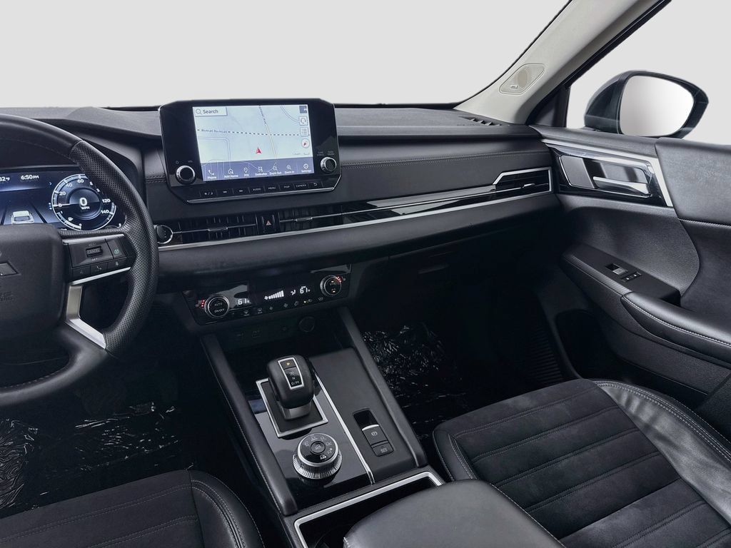 Used 2022 Mitsubishi Outlander SE AWD/4WD image 29