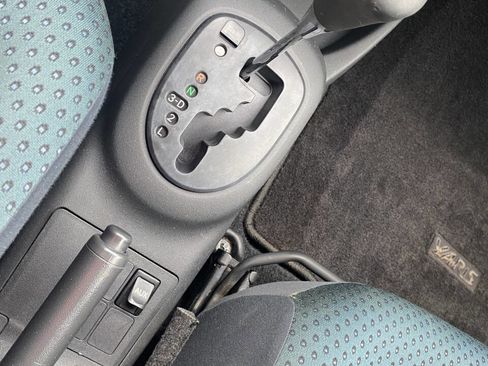 Used 2008 Toyota Yaris 2-Door Hatchback image 26