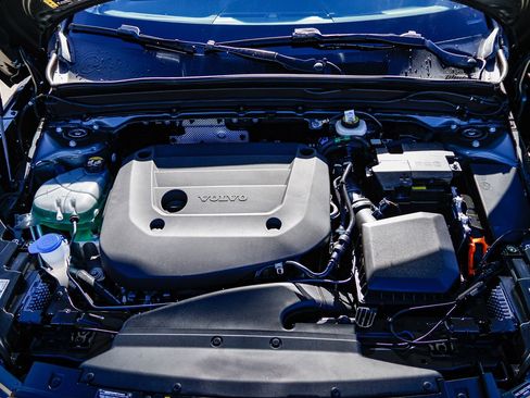 New 2026 Volvo XC40 B5 Plus w/ Protection Package Premier image 28