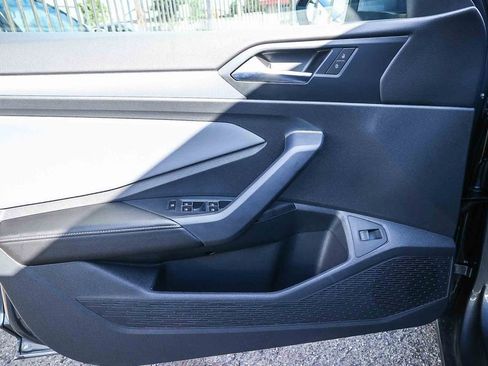 New 2026 Volkswagen Jetta SE image 32