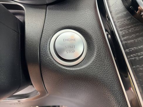 Used 2019 Mercedes-Benz GLC 300 4MATIC w/ AMG Line image 32