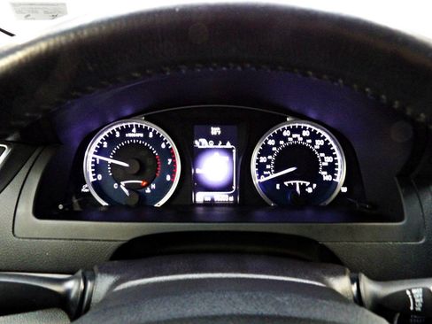 Used 2015 Toyota Camry XLE w/ Moonroof Package FWD image 15