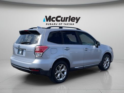 Used 2018 Subaru Forester 2.5i Touring AWD/4WD image 5