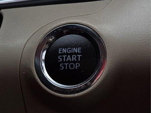 Used 2021 Toyota Avalon XLE image 16