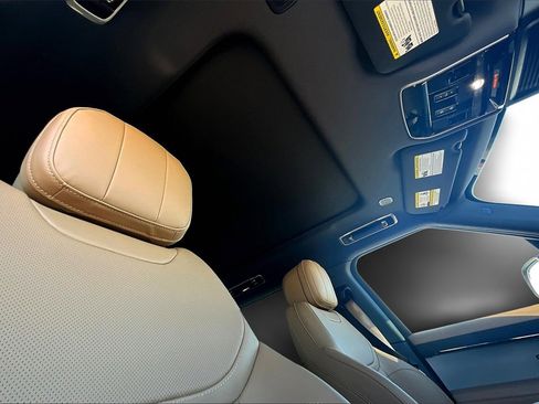 Used 2025 Land Rover Range Rover Sport SE image 17